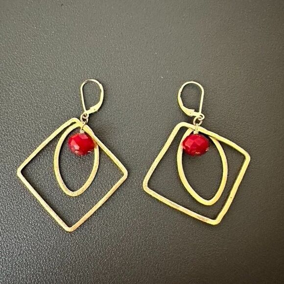 Artisan Handmade 1/20th 14K Yellow Gold Oval Square Hoop Earrings - Picture 5 of 5